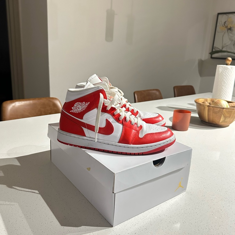 Jordan Mid Syracuse (W)